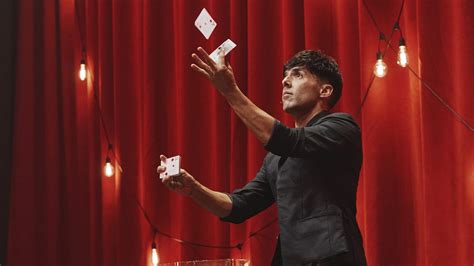 Journey through the Mystical World of Robert the Illusionist and his Mind Bending Magic